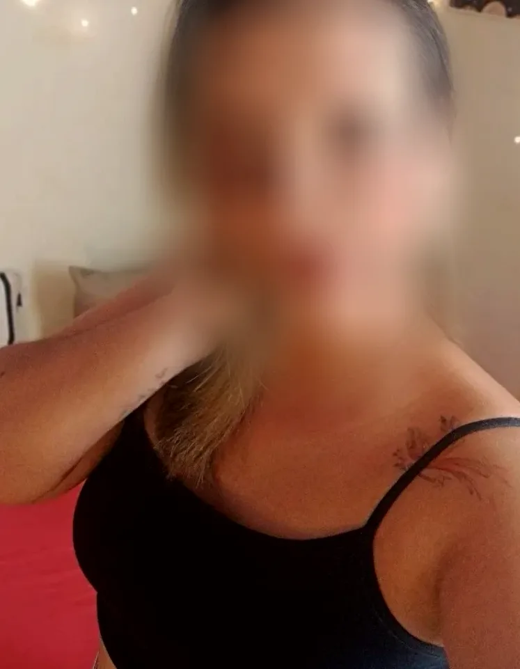 Kirsty, 36