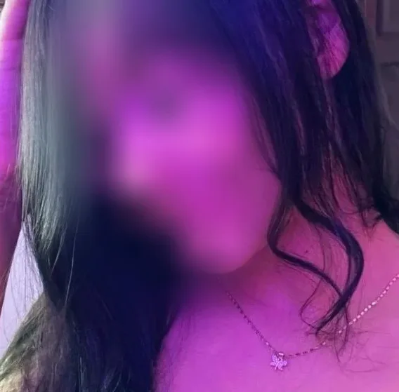 Lauren, 19