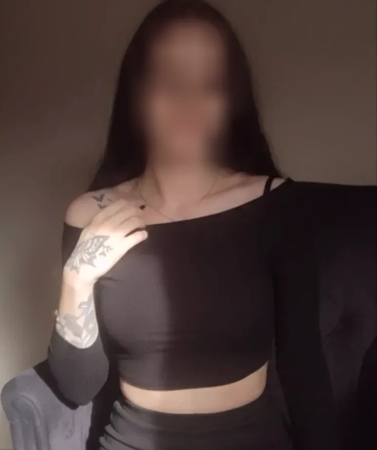 Leyla, 23