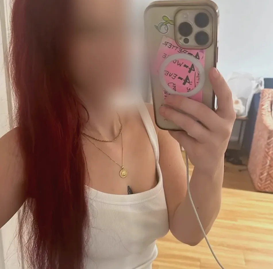 Mila, 28