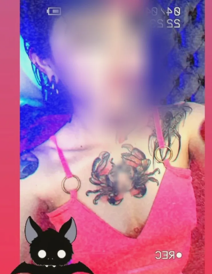Sadia, 27