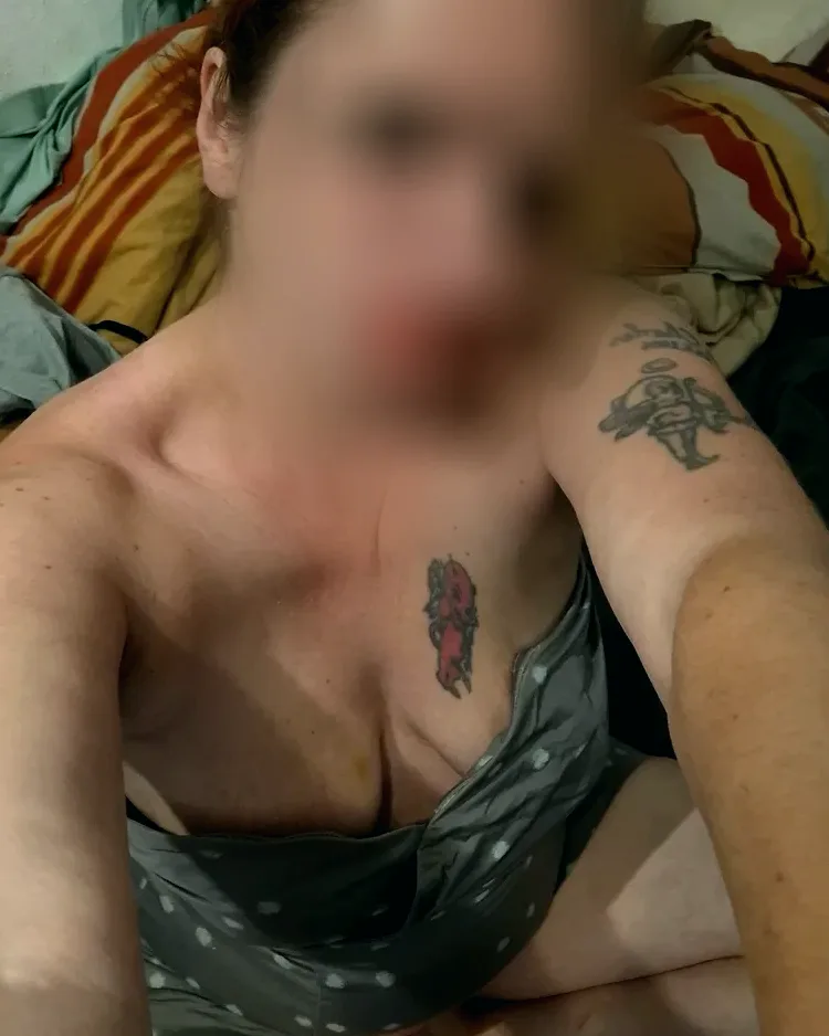 Sadia, 36
