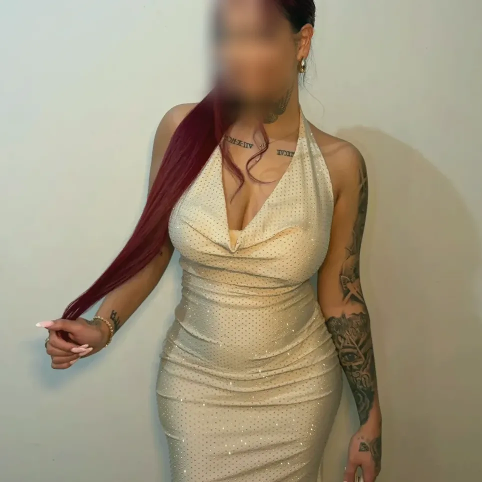 Zoe, 22