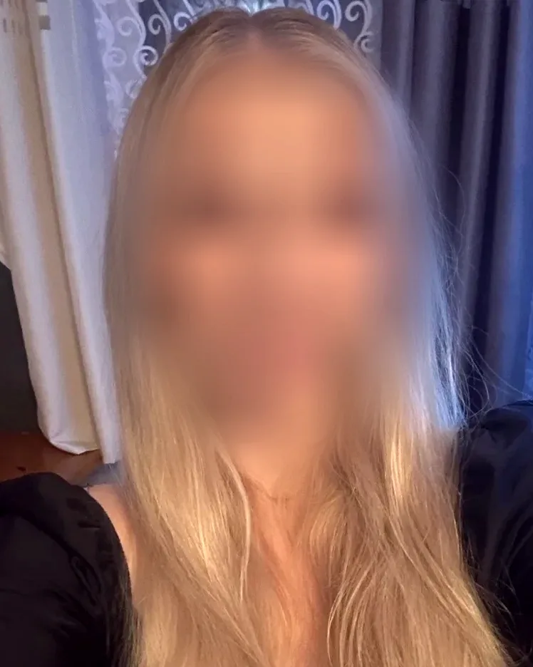 Zoe, 26